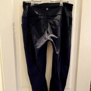 Lululemon: Navy Cropped Legging with Pocket (10)